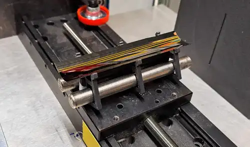 Un espejo para microscopio de neutrones tiene un grosor de apenas unos pocos nanómetros y su fabricación es sumamente compleja.