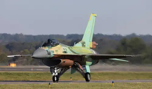 Un sector del gobierno con fuerte influencia militar, impuso el contrato de adquisición de los cazas F-16 Block 70 sin licitación, mediante un proceso opaco y en secreto. Foto: Lockheed Martin