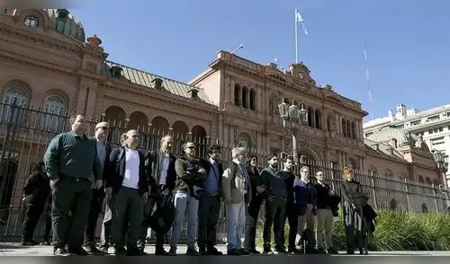 Milei cierra el ingreso de la prensa a la Casa Rosada por supuesto espionaje y en plena crisis de corrupción