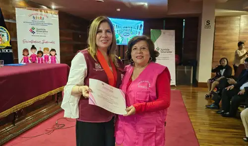 La presidenta del Poder Judicial, Janet Tello, presidió la juramentación, resaltando el compromiso hacia una sociedad más equitativa. Fuente: Difusión.
