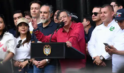 Gustavo Petro, Colombia, constituyente