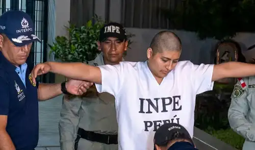 ‘Pequeño J’ es extraditado por caso de triple homicidio en Buenos Aires. ‘Pequeño J’ es extraditado por caso de triple homicidio en Buenos Aires.