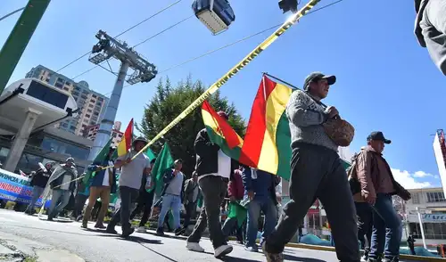 Los manifestantes recorrieron más de 1,000 kilómetros desde Pando y Beni, advirtiendo al gobierno de Bolivia que mantendrán su presión si no se atiende su demanda Cientos llegan a La Paz tras 28 días de marcha para exigir al gobierno boliviano anular reforma de ley agraria