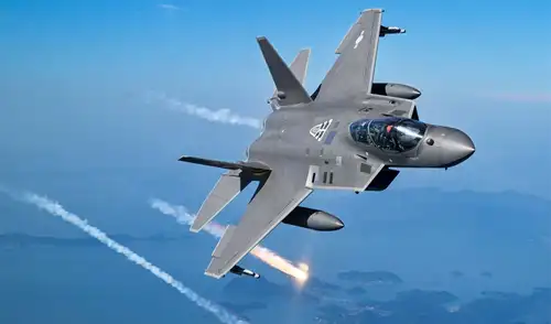 Corea del Sur presentó el KF-21 Boramae, su primer caza supersónico de fabricación nacional, desarrollando capacidades para competir con potencias como EE. UU. y China Corea del Sur presentó el KF-21 Boramae, su primer caza supersónico de fabricación nacional, desarrollando capacidades para competir con potencias como EE. UU. y China
