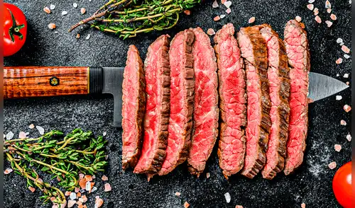 En exportaciones, Brasil reafirma su liderazgo global en carne bovina, alcanzando 3,5 millones de toneladas en 2024. Foto: Texas de brazil. América Latina, Brasil, mejor plato de carne