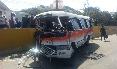 El exceso de velocidad y la informalidad en el transporte siguen ocasionando tragedias en Perú, con 1.126 muertes en accidentes de tránsito entre enero y abril de 2026, según Sinadef. El exceso de velocidad y la informalidad en el transporte siguen ocasionando tragedias en Perú, con 1.126 muertes en accidentes de tránsito entre enero y abril de 2026, según Sinadef.