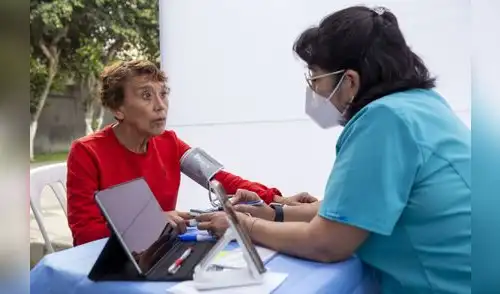 Médicos de EsSalud advierten cuidados contra la hipertensión arterial.