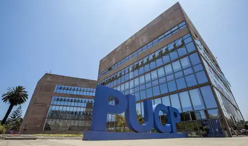 La PUCP implementará un nuevo sistema de pensiones universitarias desde el ciclo académico 2027-I, que afectará solo a nuevos ingresantes. pucp