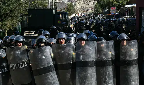El despliegue se concentrará en las principales rutas afectadas, incluyendo la que conecta La Paz con Oruro y el oriente del país. Foto: AFP. Gobierno de Rodrigo Paz, Bolivia, La Paz