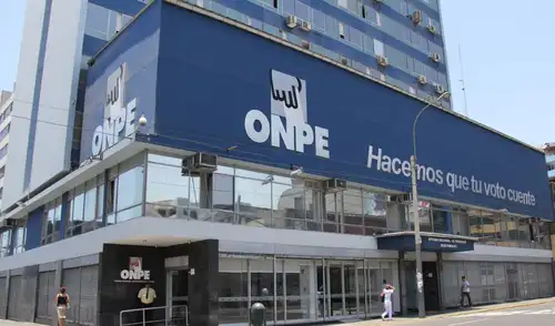 ONPE exige que los conductores del material electoral no estén inscritos en un partido político.