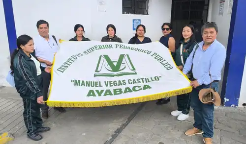 Plantel del Instituto Superior Manuel Vegas Castillo de Ayabaca Piura