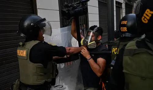 El periodismo en Perú enfrenta un entorno cada vez más peligroso, con cuatro periodistas asesinados en 2025.