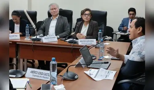 Comisión de Educación citó a María Cuadros, titular del Minedu, para responder sobre protestas universitarias.