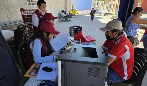 Se ha instalado un módulo de atención en la Plaza de Armas de Moquegua. Fuente: facebook.