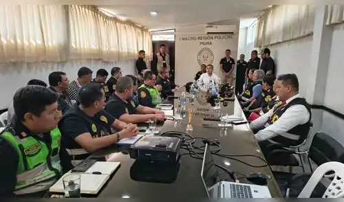 Ministro del Interior se reunió con autoridades policiales en Piura. Ministro del Interior se reunió con autoridades policiales en Piura.