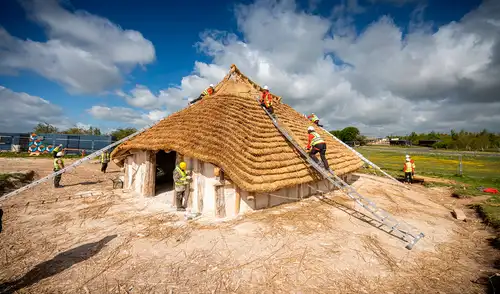 La sala neolítica se basa en la evidencia arqueológica de una gran estructura prehistórica descubierta a tres kilómetros del círculo de piedras. Foto: Christopher Ison/English Heritage/ La sala neolítica se basa en la evidencia arqueológica de una gran estructura prehistórica descubierta a tres kilómetros del círculo de piedras. Foto: Christopher Ison/English Heritage/