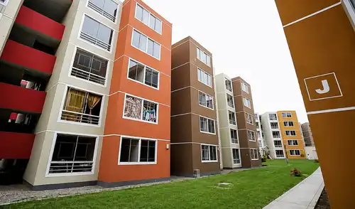 Indecopi inicia procedimiento sancionador contra el CAIP por presuntas fijaciones de comisiones mínimas en venta y alquiler de inmuebles. ¿Sospechas que te están cobrando de más por una vivienda? Indecopi investiga presuntas comisiones fijas en el mercado inmobiliario