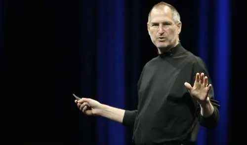 Steve Jobs promovió una norma interna que reservaba un día a la semana sin reuniones, buscando proteger el tiempo creativo y mejorar la productividad de sus equipos. Steve Jobs promovió una norma interna que reservaba un día a la semana sin reuniones, buscando proteger el tiempo creativo y mejorar la productividad de sus equipos.