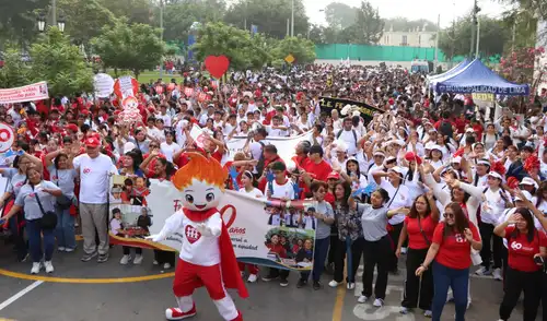 La movilización reunió a estudiantes, docentes y voluntarios en Lima. Fuente: difusión. La movilización reunió a estudiantes, docentes y voluntarios en Lima. Fuente: difusión.