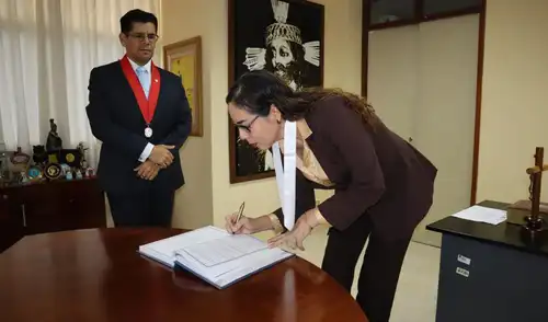 Ambos magistrados juramentaron en sus respectivos cargos oficialmente. Fuente: difusión. Ambos magistrados juramentaron en sus respectivos cargos oficialmente. Fuente: difusión.
