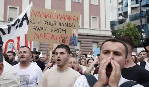 Miles de personas se movilizaron durante cuatro días consecutivos en Albania para exigir la cancelación de un megaproyecto turístico vinculado a Jared Kushner
