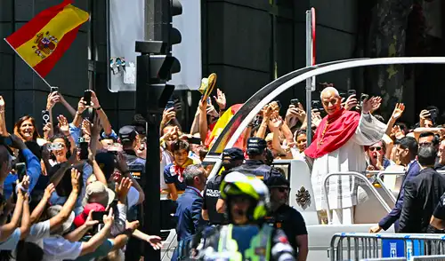 papa León XIV inicia su viaje a España, Pedro Sánchez, rey Felipe VI