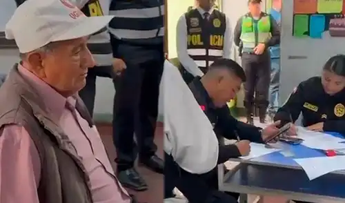 Autoridades policiales intervinieron a la persona que se habría identificado como personero del partido Juntos por el Perú