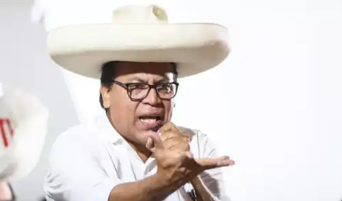 Roberto Sánchez, candidato presidencial de Juntos por el Perú, responsabiliza a la Onpe por irregularidades en las cédulas de votación. Roberto Sánchez, candidato presidencial de Juntos por el Perú, responsabiliza a la Onpe por irregularidades en las cédulas de votación.