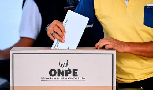 Sigue AQUÍ el minuto a minuto la actualización de datos por la ONPE. Sigue AQUÍ el minuto a minuto la actualización de datos por la ONPE.
