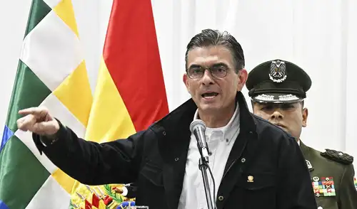 El presidente de Bolivia, Rodrigo Paz, promulga el Decreto Supremo 2630 para financiar créditos y reprogramar obligaciones bancarias en medio de bloqueos El presidente de Bolivia, Rodrigo Paz, promulga el Decreto Supremo 2630 para financiar créditos y reprogramar obligaciones bancarias en medio de bloqueos