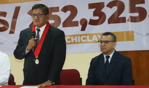 El presidente de la Corte y el gobernador Dr. Jorge Pérez Flores, destacaron la importancia de esta obra . Fuente: difusión. corte-de-lambayeque