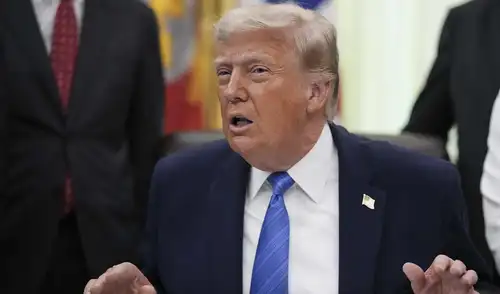 El presidente estadounidense advierte que los negociadores iraníes son “personas muy deshonrosas” y enfatiza que se necesita un entendimiento. Foto: AFP.
