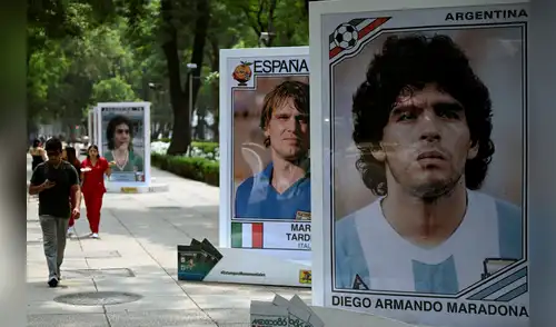 Exposición Álbum Panini en la avenida Reforma de la Ciudad de México.Realizada en mayo, un mes antes del Mundial de Fútbol 2026. Foto: AFP. Exposición Álbum Panini en la avenida Reforma de la Ciudad de México.Realizada en mayo, un mes antes del Mundial de Fútbol 2026. Foto: AFP.