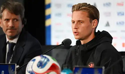 Frenkie De Jong domina el español debido a que lleva varios años jugando en Barcelona. Foto: AFP Frenkie De Jong tampoco pudo responder en español en el Mundial 2026