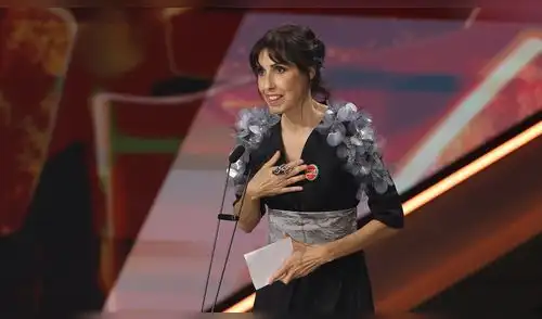 La cineasta con el pin "Palestina libre".