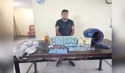 Proveedor detenido con droga y otras sustancias prohibidas en el penal de Huaral. Proveedor detenido con droga y otras sustancias prohibidas en el penal de Huaral.