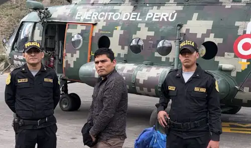 El capitán Gary Chiroque, fue trasladado en helicóptero del Ejercito a la ciudad de Trujillo. Foto: La República El capitán Gary Chiroque, fue trasladado en helicóptero del Ejercito a la ciudad de Trujillo. Foto: La República