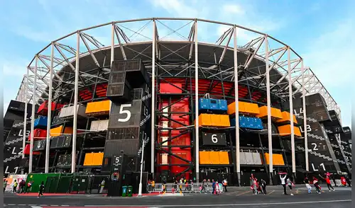 Aunque se planeó su desmantelamiento tras el Mundial, el estadio ha continuado su actividad. Foto: TUDN. Estadio 974, primer estadio desmontable en la historia de los Mundiales, Qatar