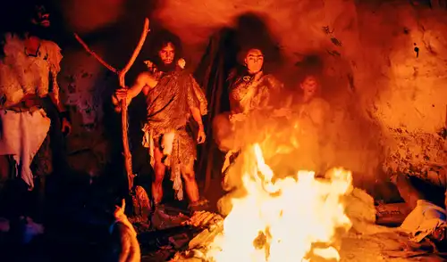 Los primeros humanos podrían haber estado encendiendo fuego en una cueva sudafricana hace casi 1,8 millones de años. Foto: iStock