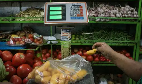 Lima Metropolitana registró en junio un alza de 0,23% en los precios al consumidor. Lima Metropolitana registró en junio un alza de 0,23% en los precios al consumidor.