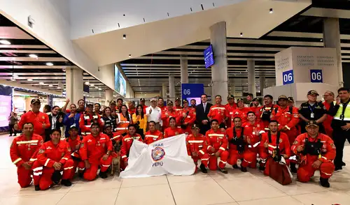 Misión cumplida: más de 40 bomberos retornaron a Perú desde Venezuela.