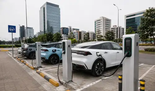 Los híbridos siguen dominando, pero los eléctricos puros ganan terreno.