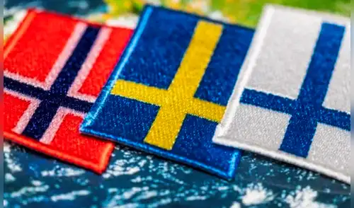 La bandera noruega, diseñada en 1821, destaca por permitir identificar visualmente otras banderas nacionales europeas. Foto: El Heraldo. Noruega, Mundial 2026, banderas