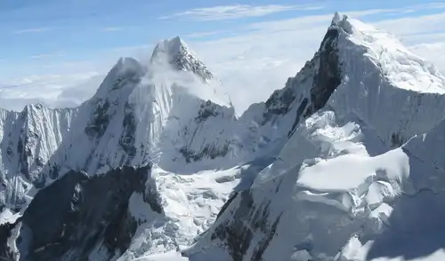 Alpinistas españoles rescatados tras accidente en nevado Jirishanca de la Cordillera Huayhuash Alpinistas españoles rescatados tras accidente en nevado Jirishanca de la Cordillera Huayhuash