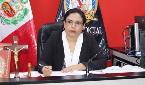 Fueron detenidos con 72 productos de perfumería y aseo personal. Foto: difusión. corte-de-piura