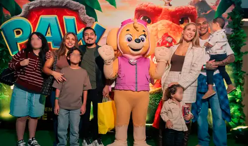 Paolo Guerrero y Ana Paula Consorte fueron vistos juntos en el avant premiere de 'PAW Patrol: La Dino Película', creando momentos de unión familiar que sorprendieron a sus seguidores. Foto: difusión. Paolo Guerrero y Ana Paula Consorte sorprenden al reaparecer juntos en evento familiar