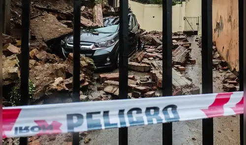 La medida, ordenada por el presidente José Antonio Kast, permite el despliegue de Fuerzas Armadas. Foto: AFP. temporal en Chile, José Antonio Kast, medidas en Chile