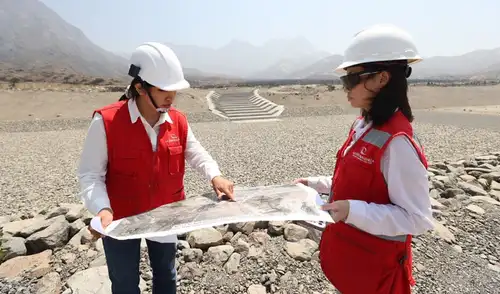 Las observaciones alcanzan proyectos de educación, salud y protección contra inundaciones ejecutados entre 2020 y 2025.