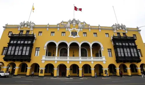 El Consejo Fiscal alertó sobre el alto endeudamiento de la Municipalidad Metropolitana de Lima, que alcanza los S/ 5.045 millones, comprometiendo futuros recursos para obras y servicios. El Consejo Fiscal alertó sobre el alto endeudamiento de la Municipalidad Metropolitana de Lima, que alcanza los S/ 5.045 millones, comprometiendo futuros recursos para obras y servicios.