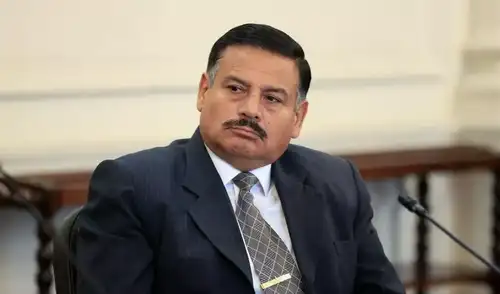 Senador de Obras postula a la presidencia de la Mesa Directiva. Foto: difusión Obras